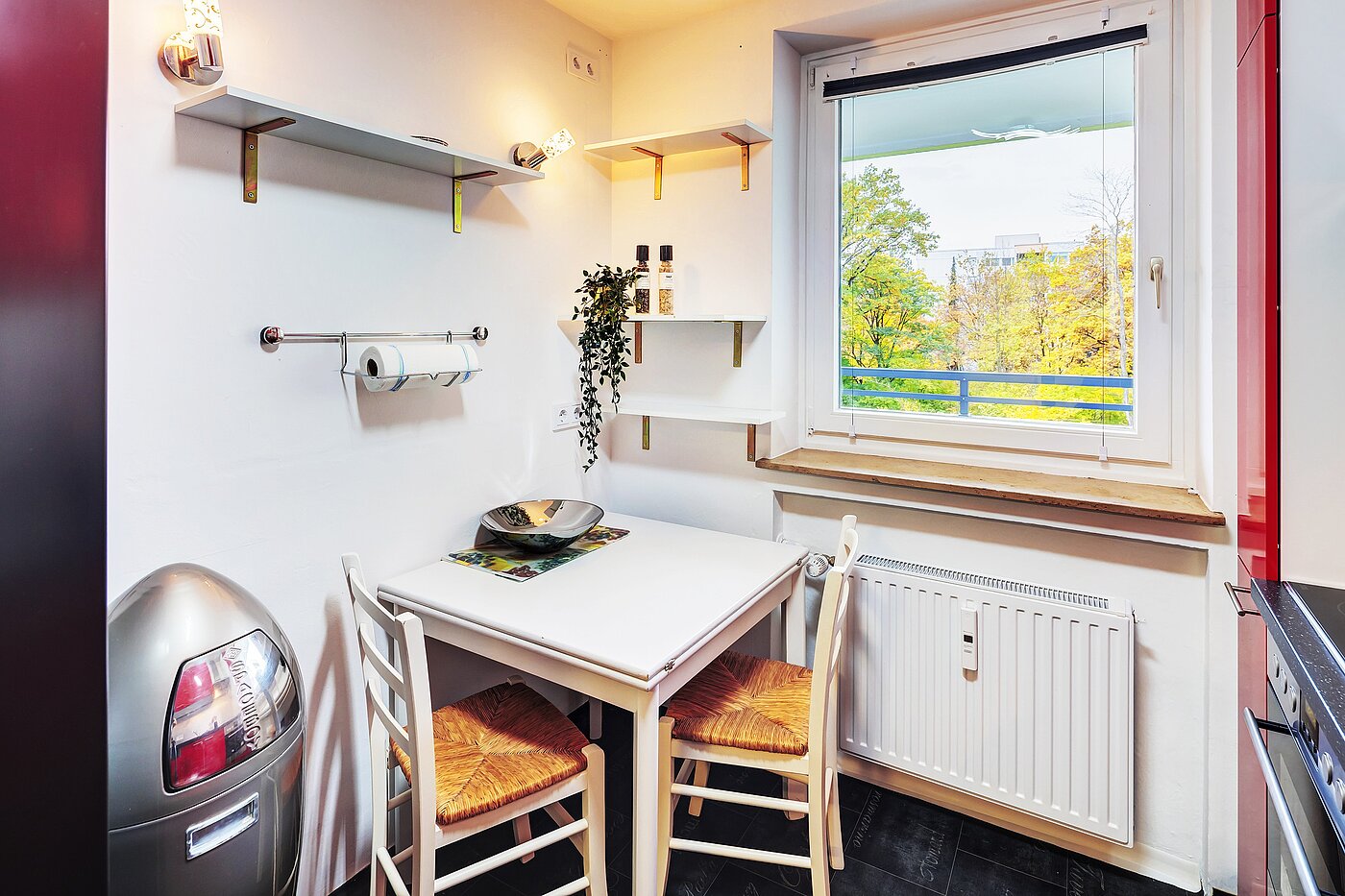 Apartment with 2 room | München-Perlach | 70300 | ... mit Essecke und...