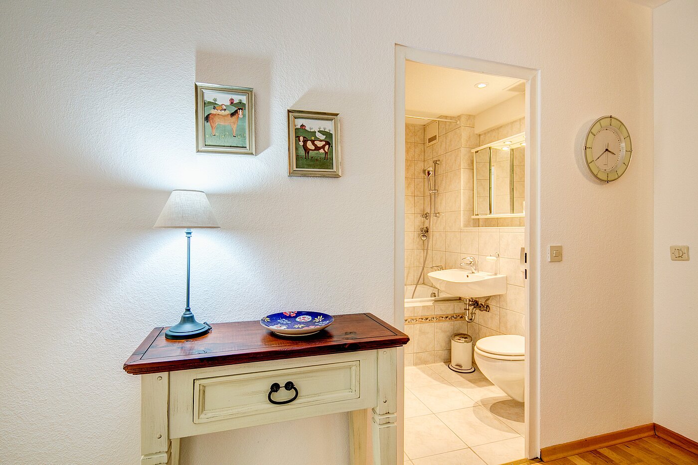 Apartment with 1 room | München-Laim | 70131 | Diele Blickrichtung Bad