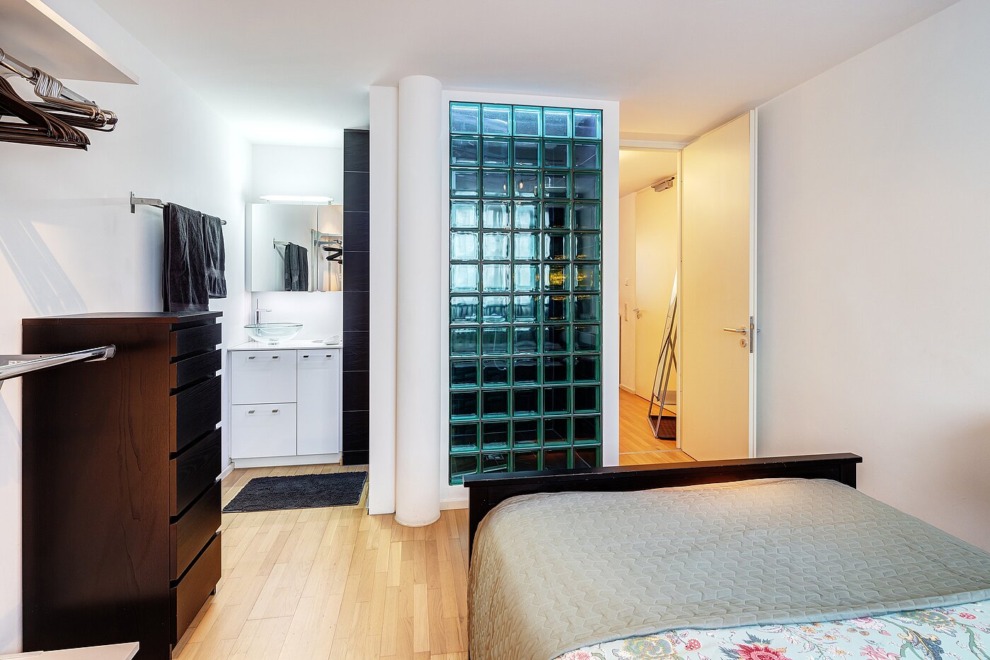 Apartment with 2 room | München-Au | 70108 | Schlafzimmer mit Bad