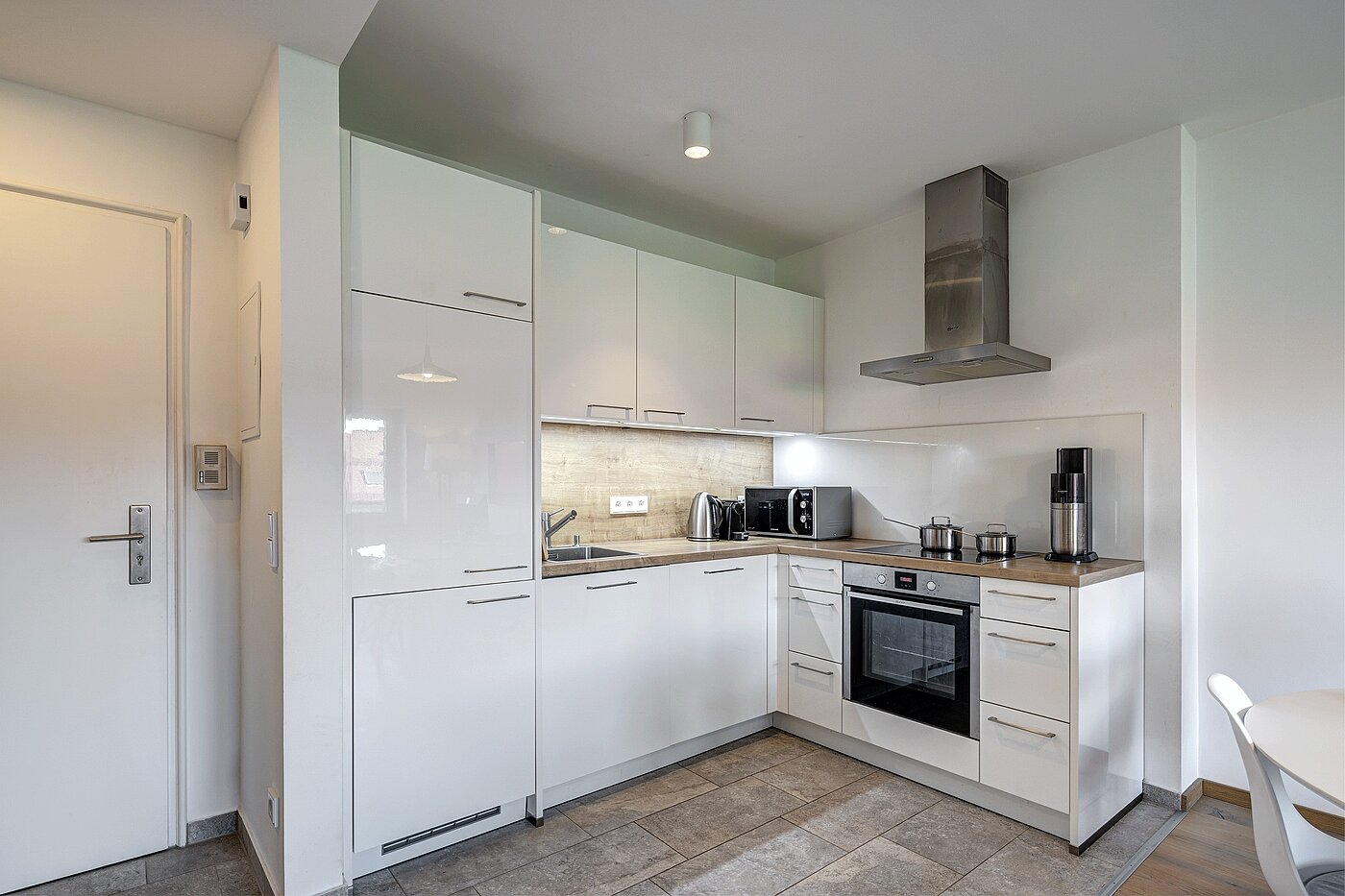 Apartment with 1 room | München-Schwabing | 70198 | ...chicer Einbauküche und...