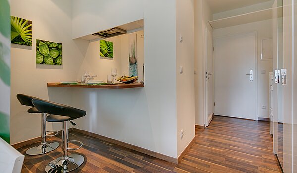Ground floor apartment with 4 room | München-Neuhausen | 70471 | ...mit Theke zur Küche