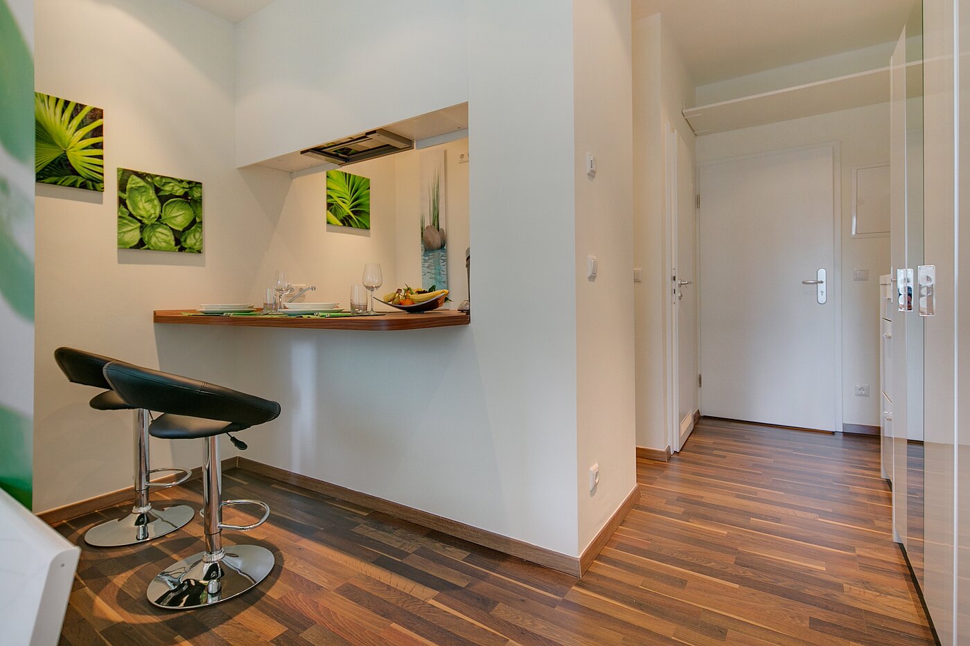 Ground floor apartment with 4 room | München-Neuhausen | 70471 | ...mit Theke zur Küche