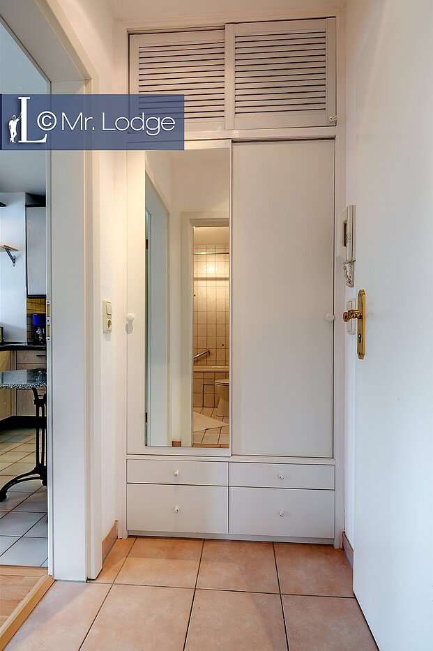 Apartment with 1 room | München-Untermenzing | 1802ML1 | Diele mit Einbauschrank