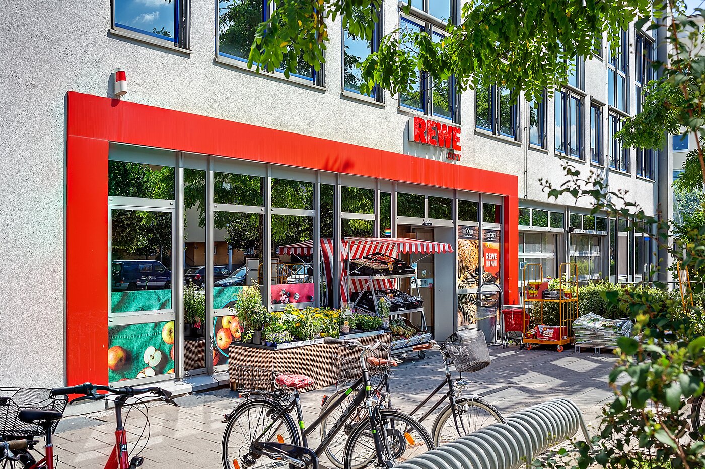 Ground floor apartment with 1 room | München-Bogenhausen | 2301ML3 | Nahegelegene Einkaufsmöglichkeiten