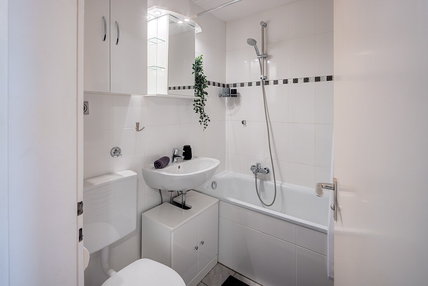 Apartment with 1 room | München-Forstenried | 70190 | ...mit Badewanne