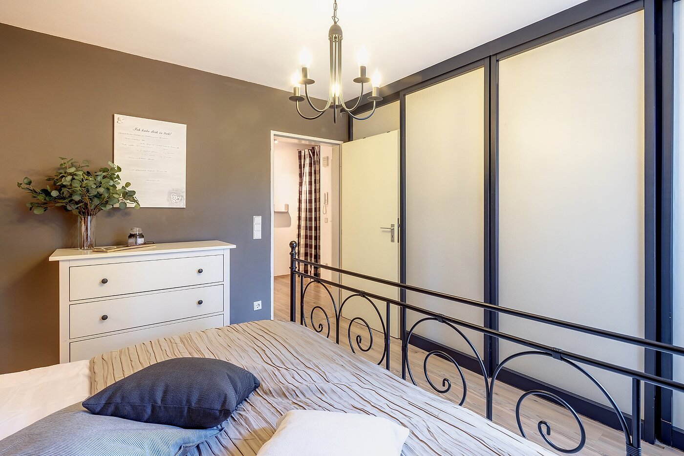 Apartment with 2 room | München-Nymphenburg | 2107ML3 | mit großem Einbauschrank