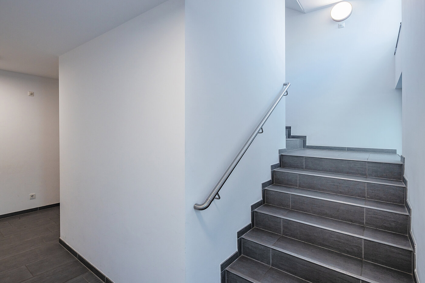 Penthouse with 2 room | München-Bogenhausen | 70385 | Treppenhaus mit...