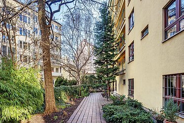 Neuhausen: Attractive 2-room apartment in central location