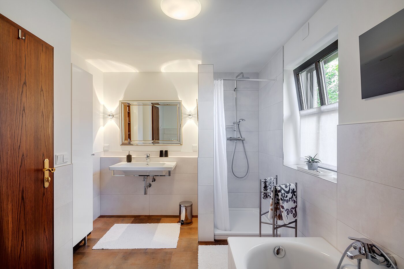 Detached house with 4 room | Neubiberg | 70429 | Badezimmer im OG