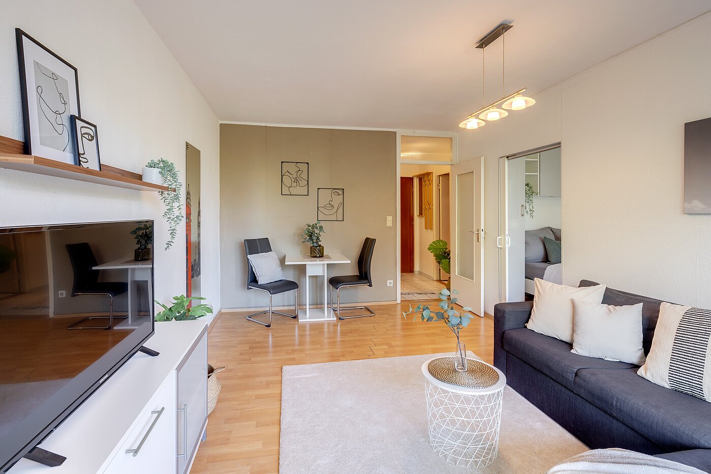 Apartment with 2 room | München-Sendling-Westpark | 2204ML2 | ...mit Platz zum Essen