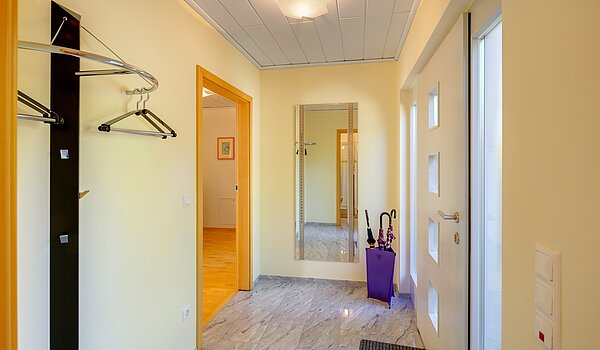 Detached house with 5 room | Icking | 70438 | Eingangsbereich mit...