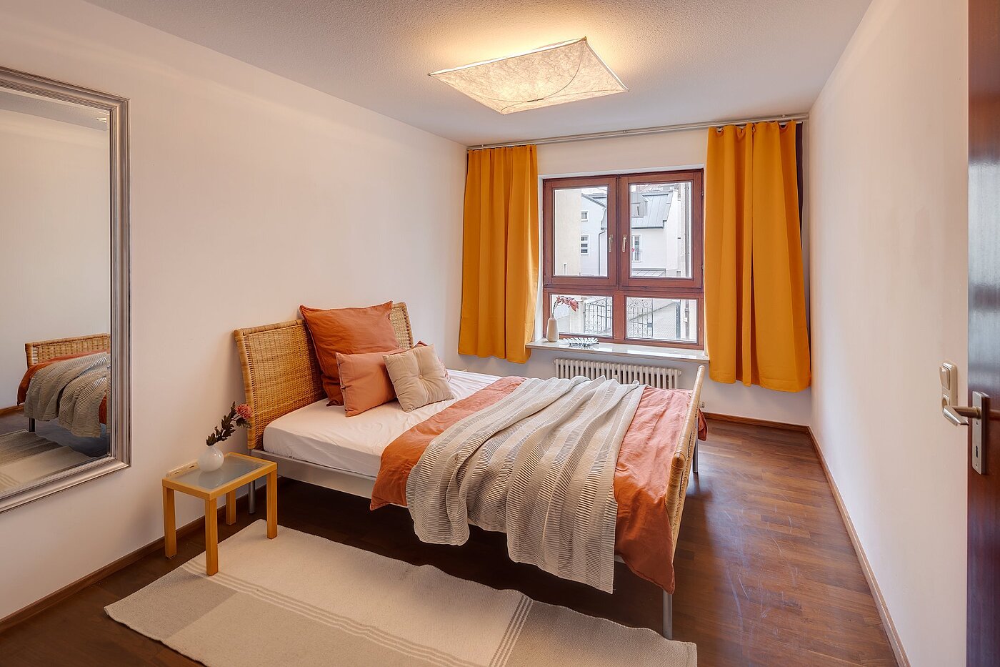 Apartment with 2 room | München-Neuhausen | 2012ML5 | Geräumiges Schlafzimmer...