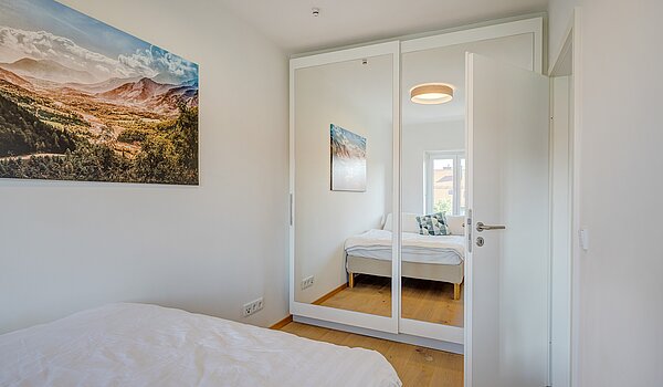 Apartment with 1 room | München-Schwabing | 70198 | Kleiderschrank mit Stauraum