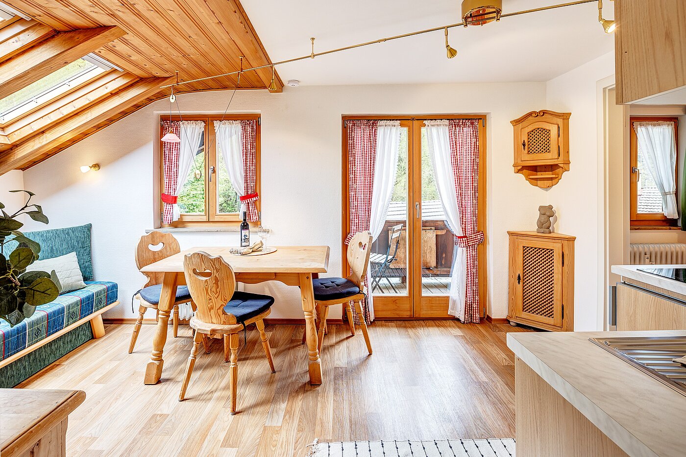 Attic Apartment with 2 room | Bad Wiessee | 70017 | Eingang zur Wohnung