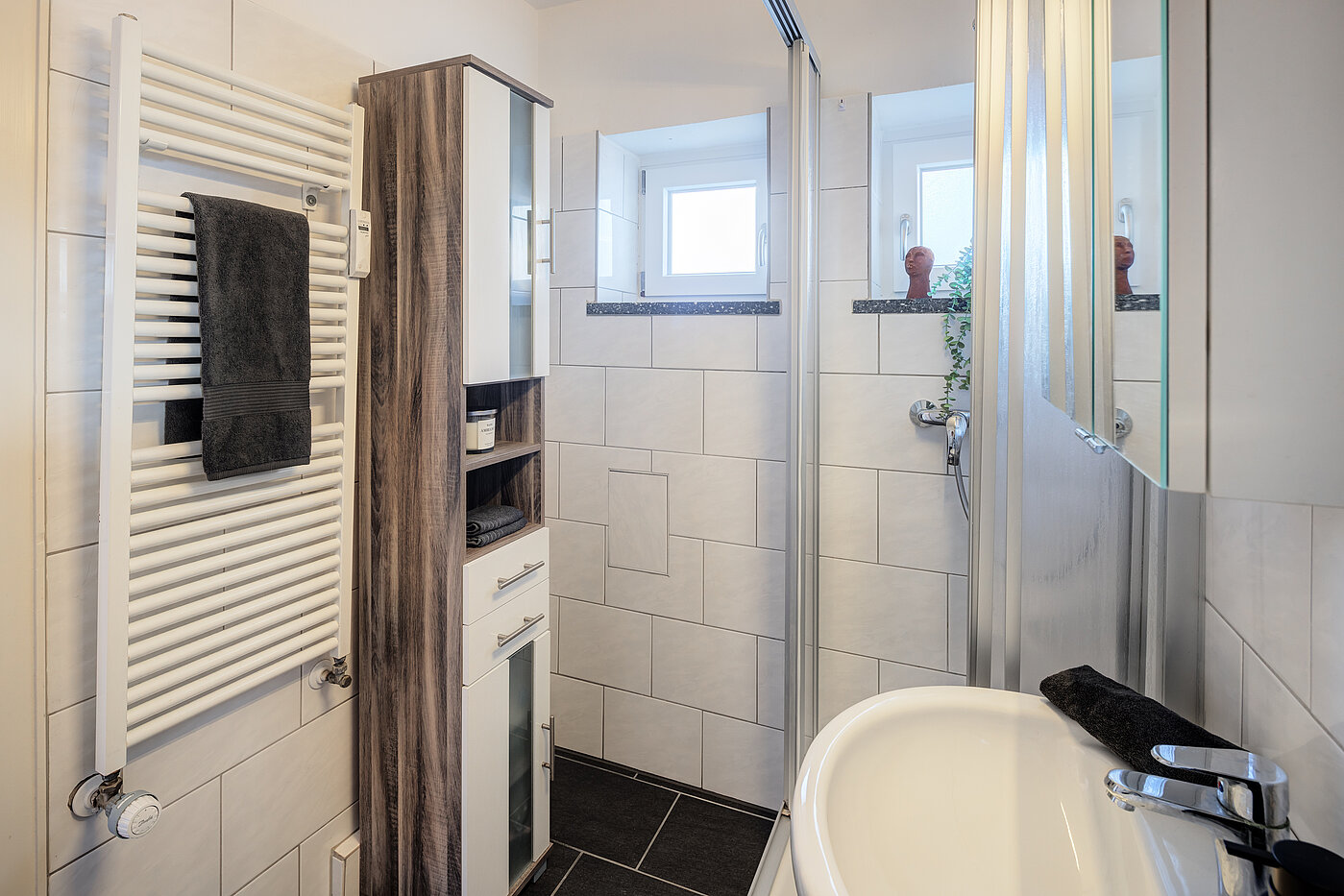 Apartment with 1 room | München-Schwabing | 70211 | Handtuchheizkörper...
