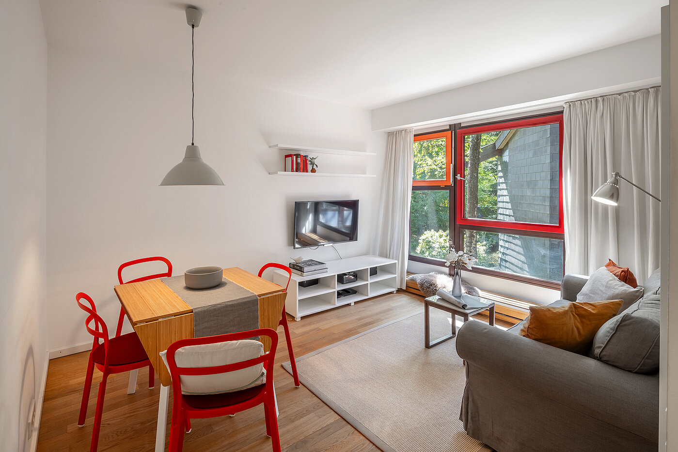 Apartment with 2 room | München-Solln | 70418 | ...mit Platz zum Essen