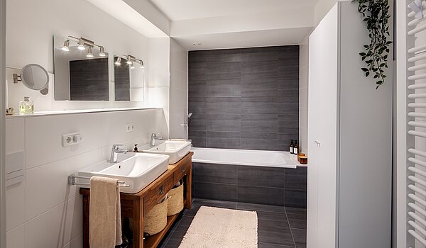 Apartment with 3 room | München-Ludwigsvorstadt | 70488 | Masterbad mit Wanne