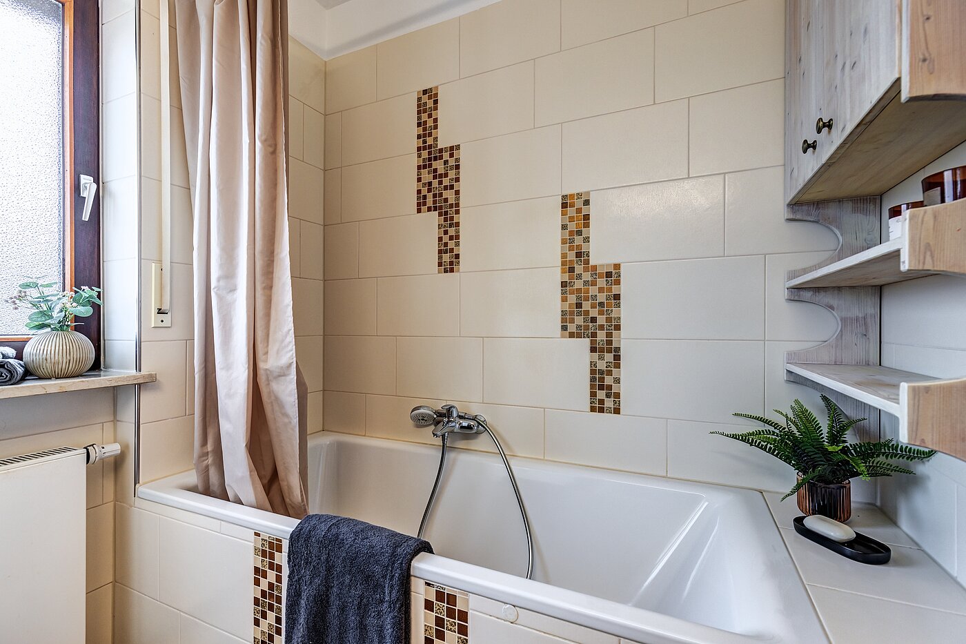 Apartment with 3 room | München-Trudering | 70481 | ...mit Badewanne