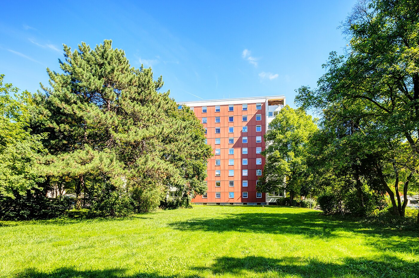 Apartment with 4 room | München-Aubing | 70276 | Gebäuderückansicht