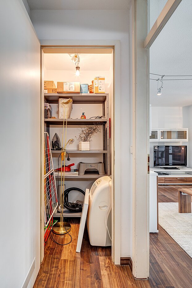 Apartment with 2 room | München-Schwabing | 2205ML71 | Sehr praktisch, ein Abstellraum i.d. Wohnung