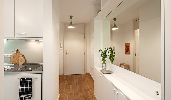 Apartment with 2 room | München-Solln | 70418 | Flur Blickrichtung Eingang