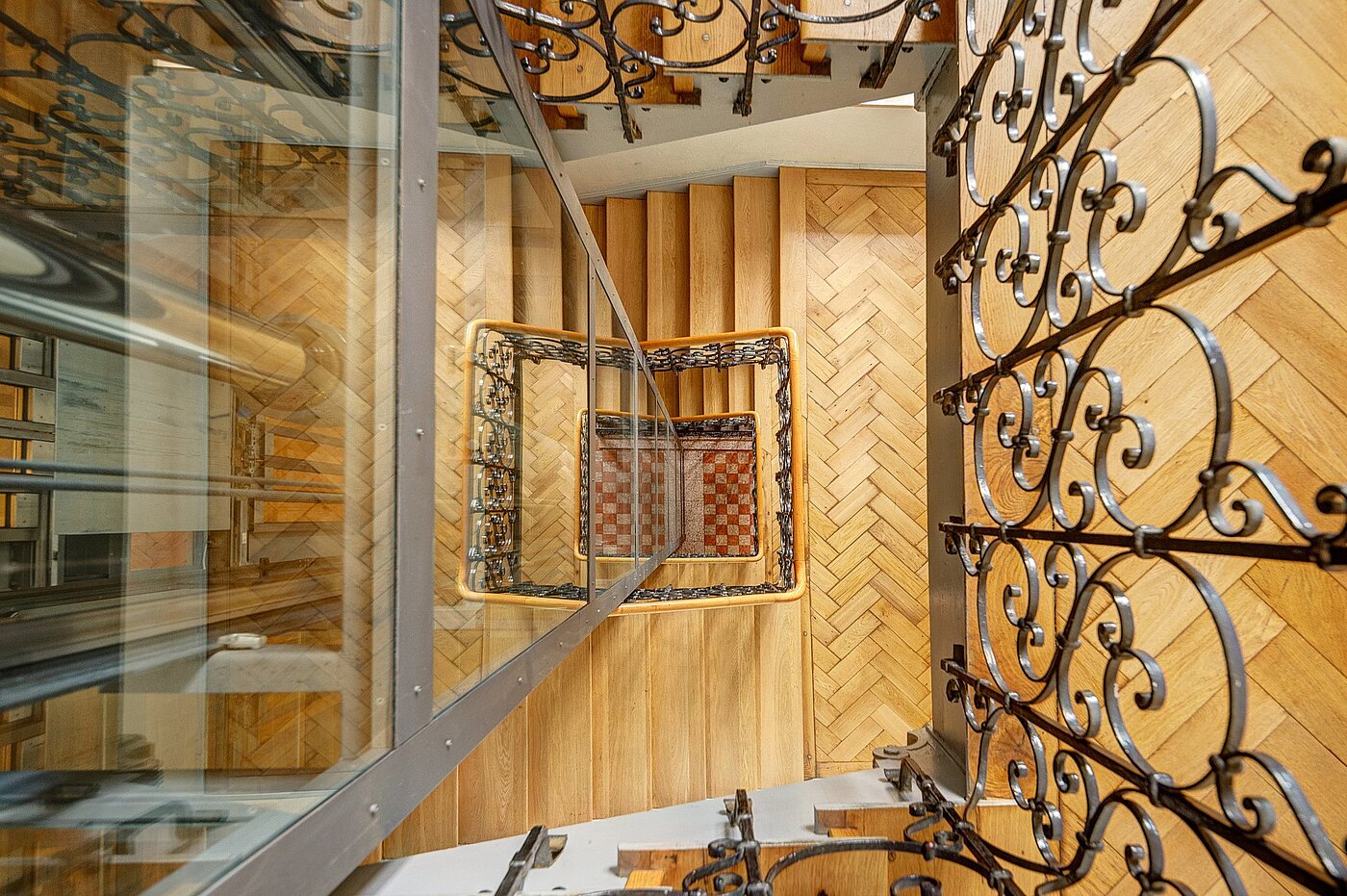 Apartment with 5 room | München-Au | 2009ML3 | Ursprungliches Treppenhaus...