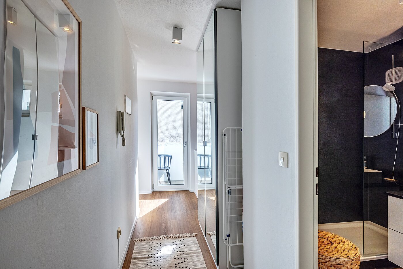 Apartment with 1 room | München-Maxvorstadt | 700022 | Flur Richtung Bad & Küche