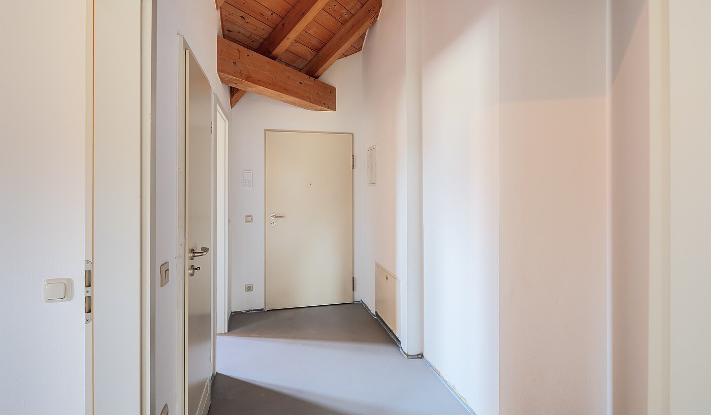 Attic Apartment with 2 room | 70314 | Flur