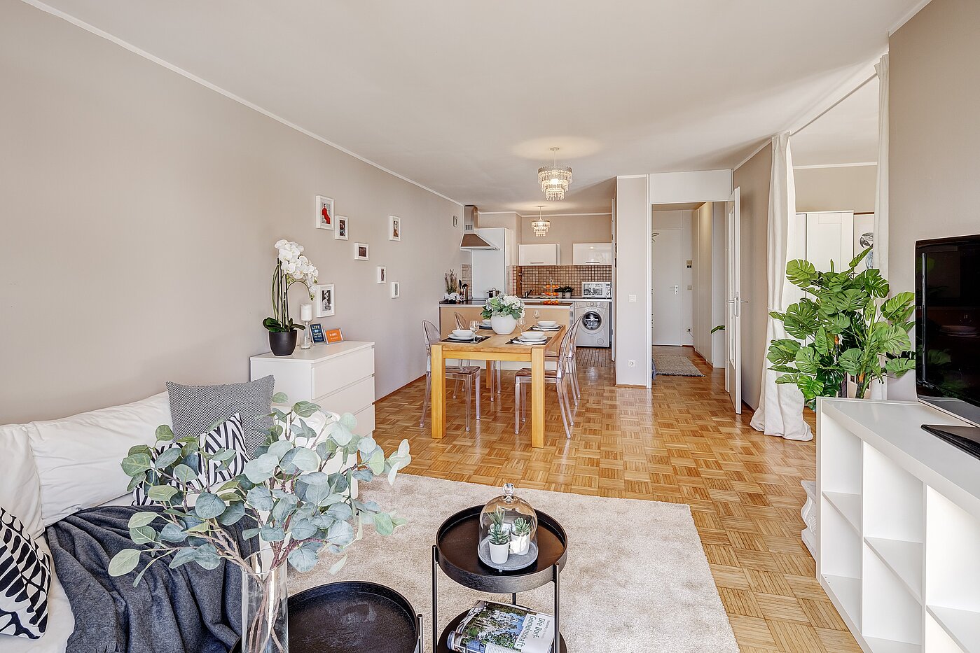 Apartment with 1.5 room | München-Bogenhausen | 2203ML2 | ... und angrenzender offener Küche