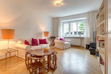 Haidhausen: Beautiful 2.5-room apartment with quiet garden