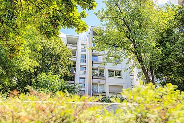 Hadern: Well-designed 2-room apartment with a sunroom—available
