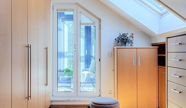 Attic Apartment with 3 room | 70501 | Kinder- Gäste- oder...