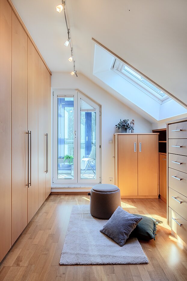 Attic Apartment with 3 room | 70501 | Kinder- Gäste- oder...