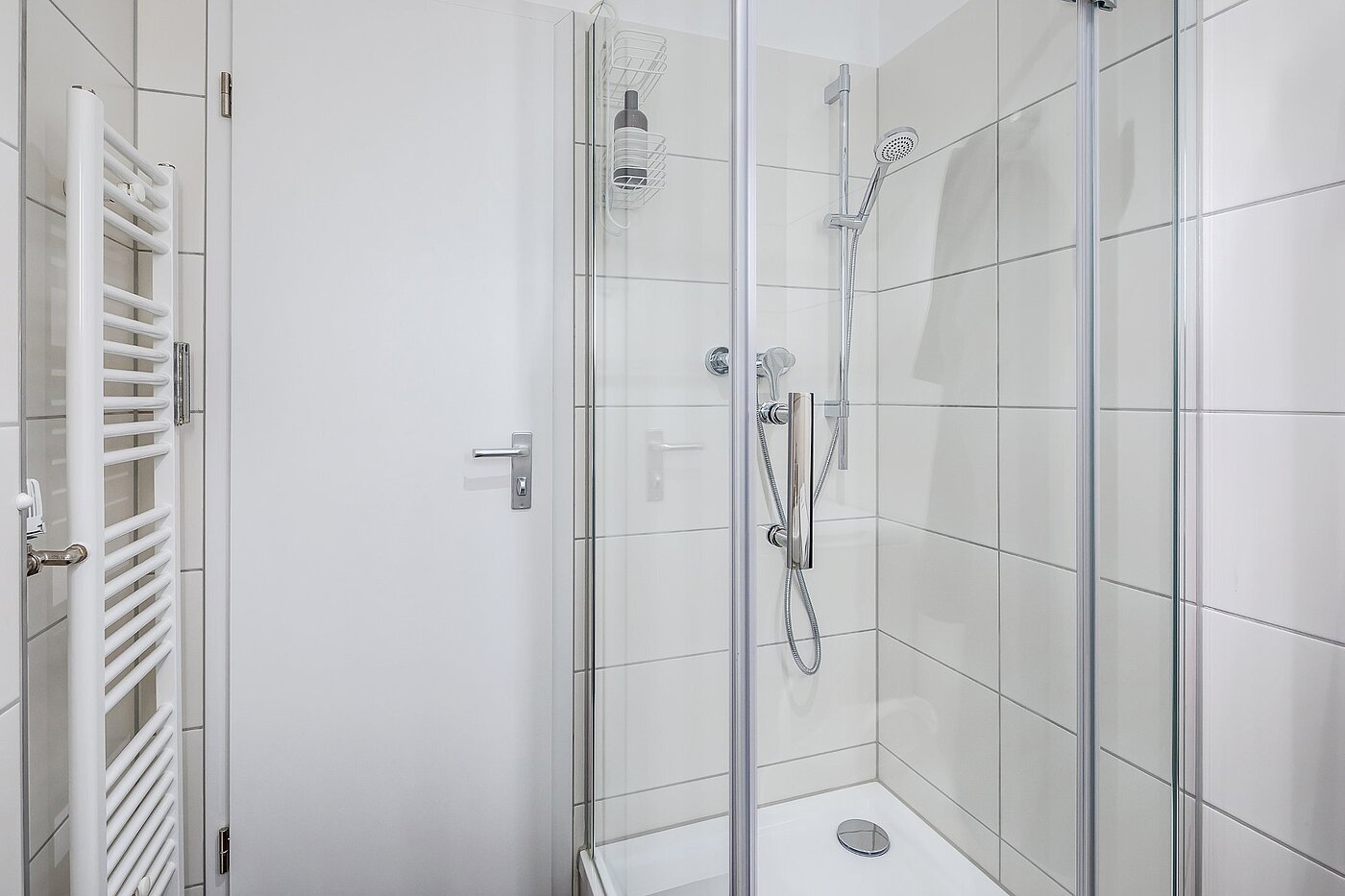 Apartment with 1 room | München-Neuhausen | 2010ML6 | ...mit Vollglasdusche