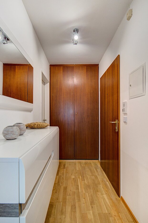 Raised Ground Floor with 2 room | München-Sendling-Westpark | 2001ML1 | Flur mit Abstellraum