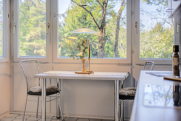 Bogenhausen: Spacious 3.5-room apartment for green and central living