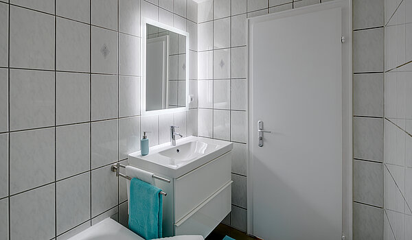 Apartment with 1 room | München-Obergiesing | 70420 | Weiß gefliest