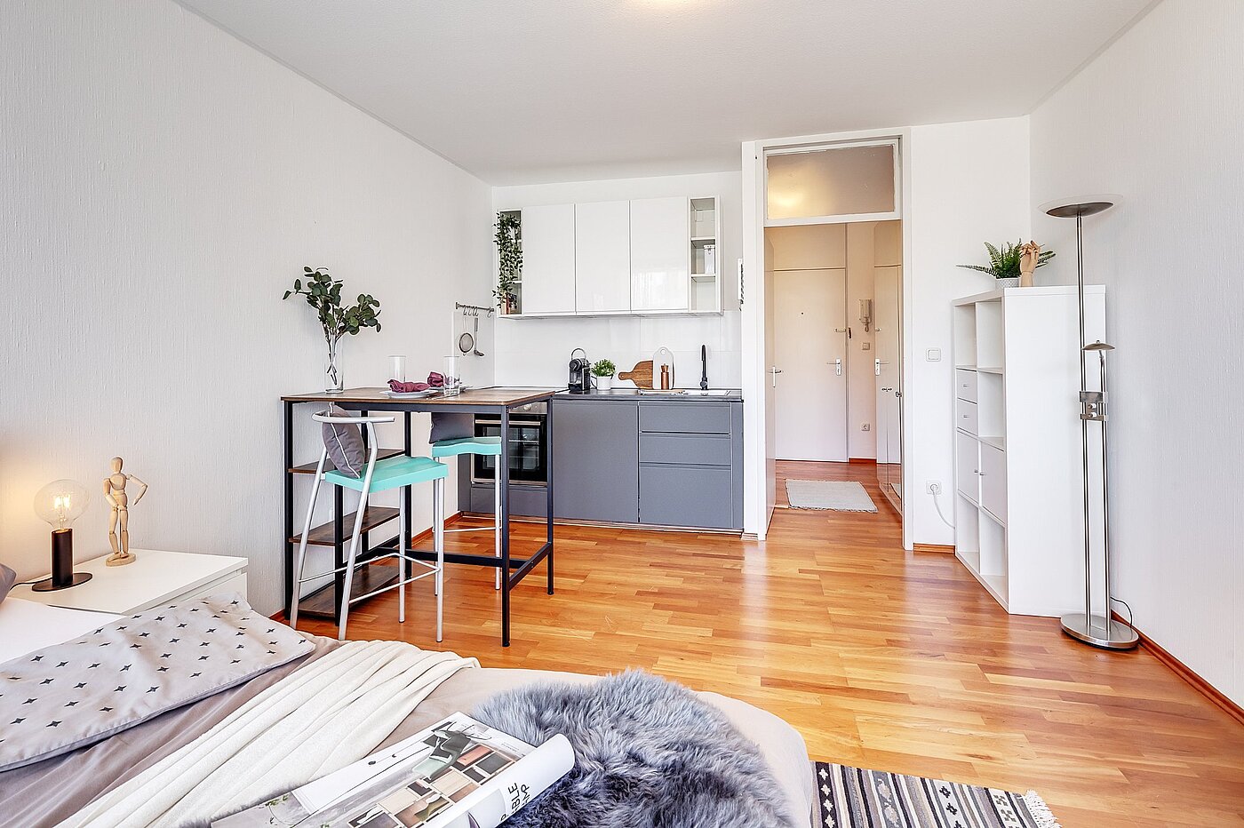 Apartment with 1 room | München-Bogenhausen | 2103ML6 | Der Wohnraum klar strukturiert