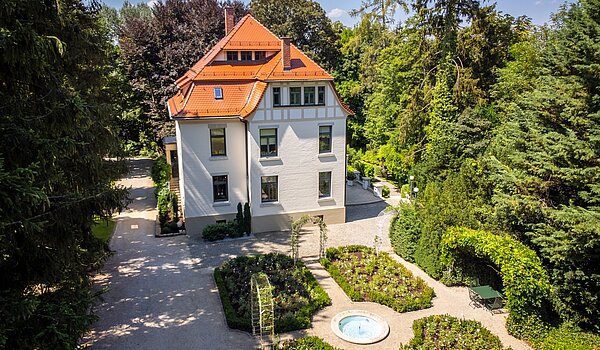 Villa with 9 room | Reutlingen | 70231 | Blick in den Park
