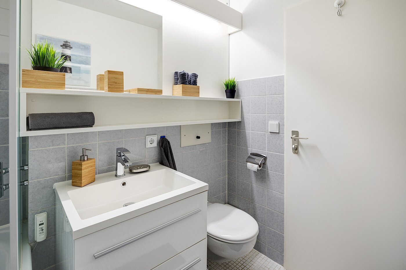 Apartment with 1 room | München-Laim | 70175 | Hell gefliestes Bad...