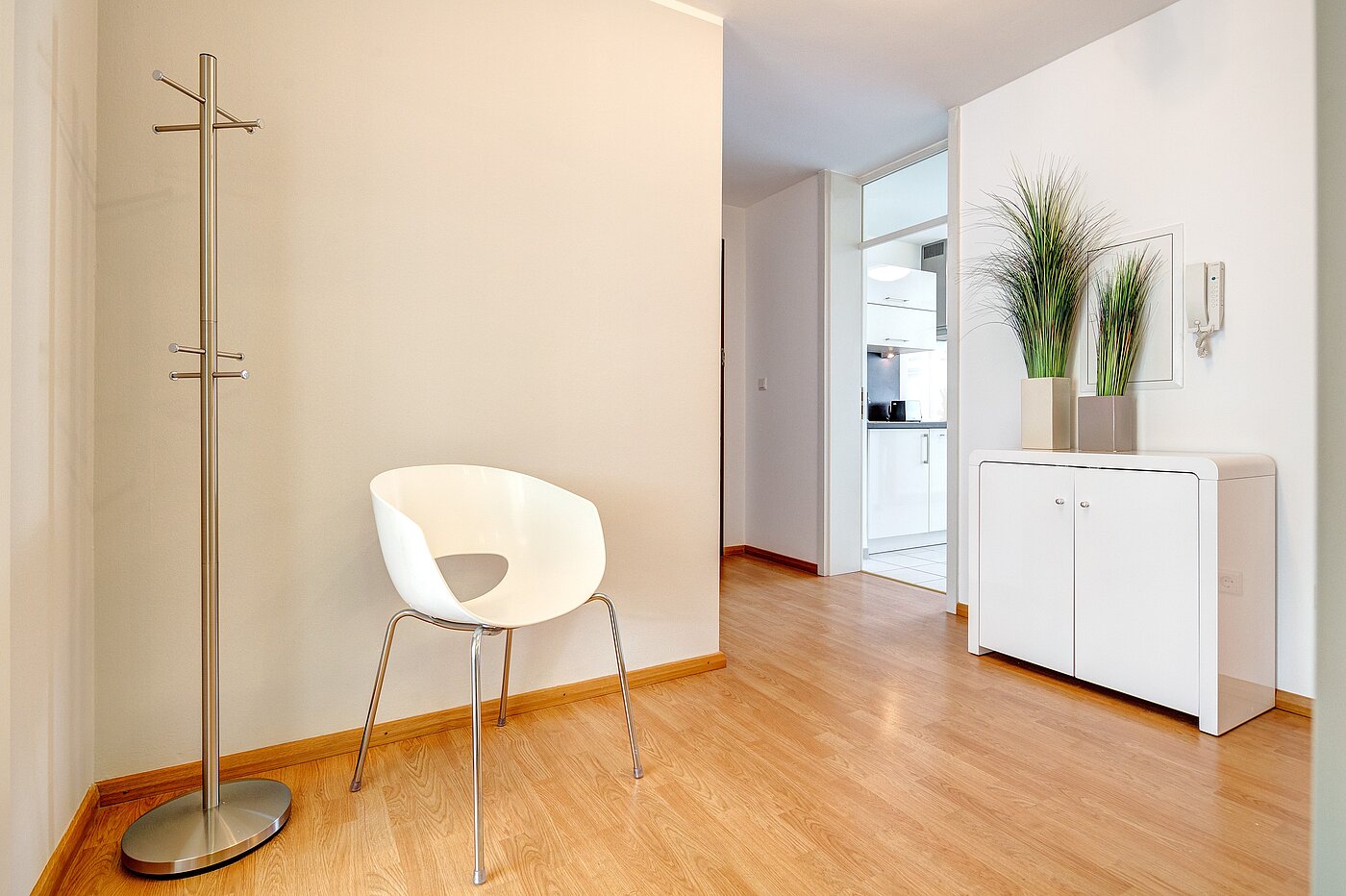 Apartment with 2 room | München-Schwabing | 70102 | ...mit Platz für einen Garderobenschrank