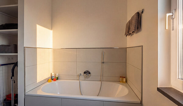 Penthouse with 2 room | München-Bogenhausen | 70385 | ...Badewanne...