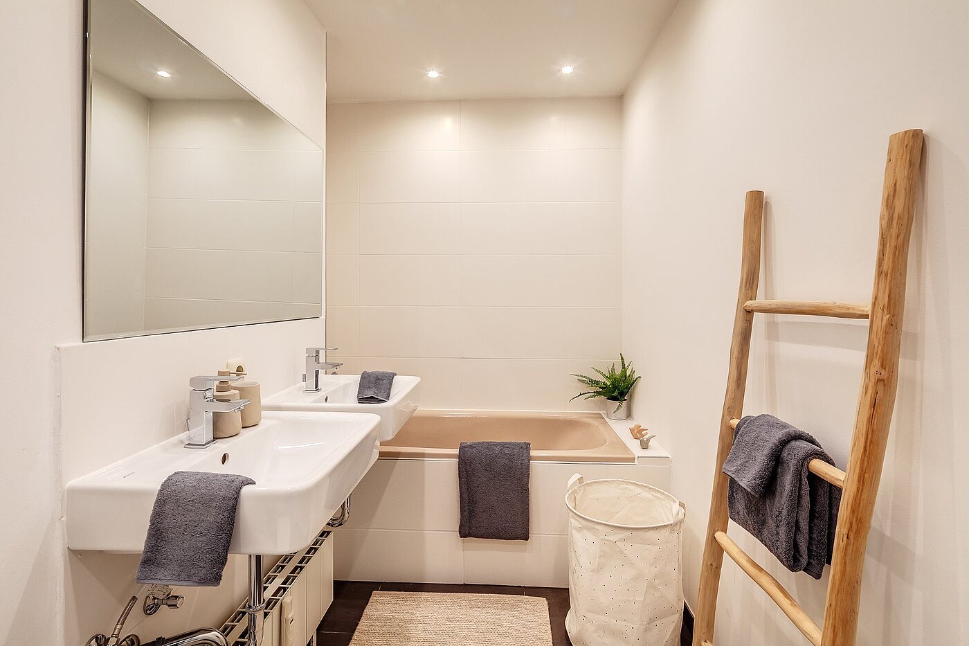 Ground floor apartment with 4.5 room | München-Perlach | 2003ML6 | Bad mit Doppelwaschbecken