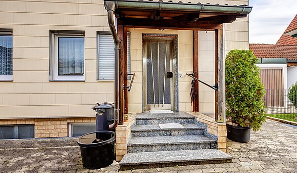 Detached house with 6 room | Unterschleißheim | 2209ML7 | Hauseingang