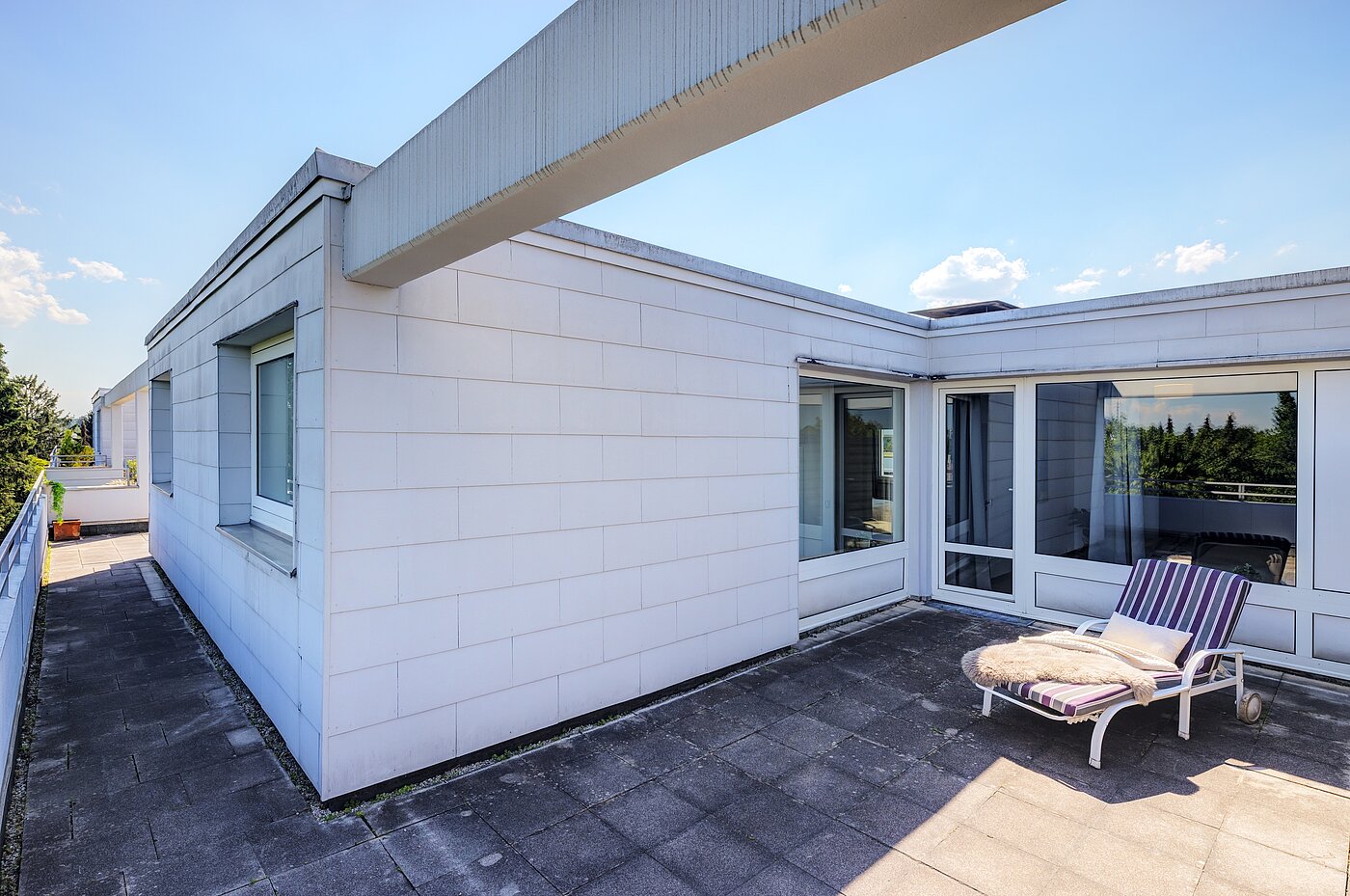 Terrassenwohnung with 3.5 room | München-Berg am Laim | 123456 | Dachterrasse