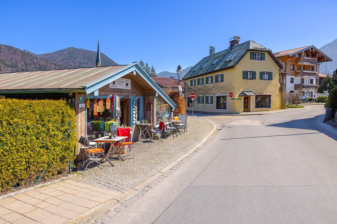 Mehrfamilienhaus with 11 room | Rottach-Egern | 70215 | Eigene Bootshütte
