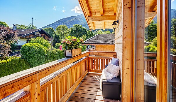 Apartment with 6 room | 70095 | Individueller Balkon zur Suite