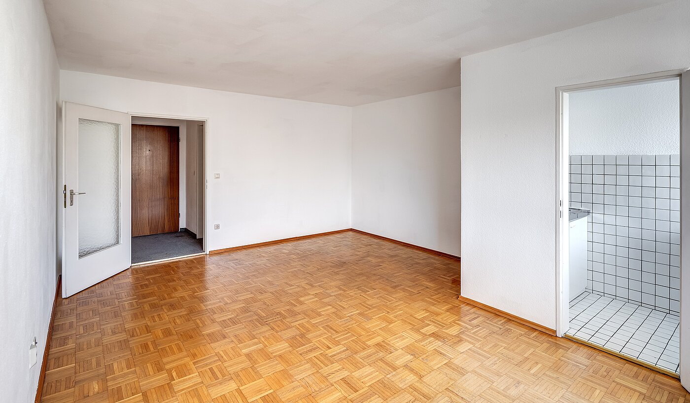 Apartment with 2 room | München-Freimann | 70158 | Wohnzimmer mit viel Stellmöglichkeiten