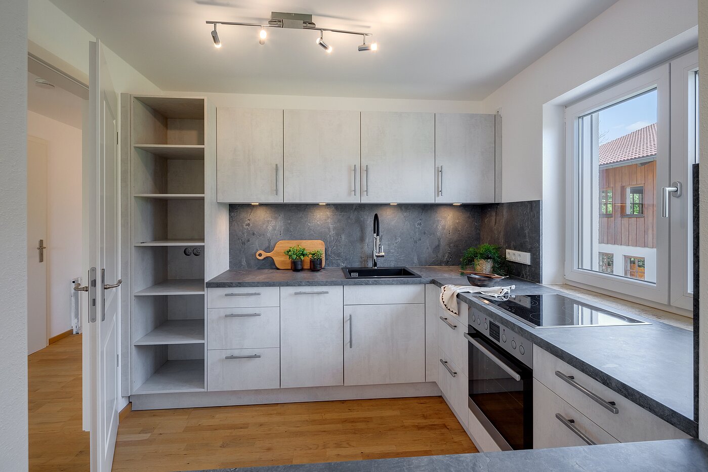 Special property with 9 room | 70406 | Küche Obergeschoss