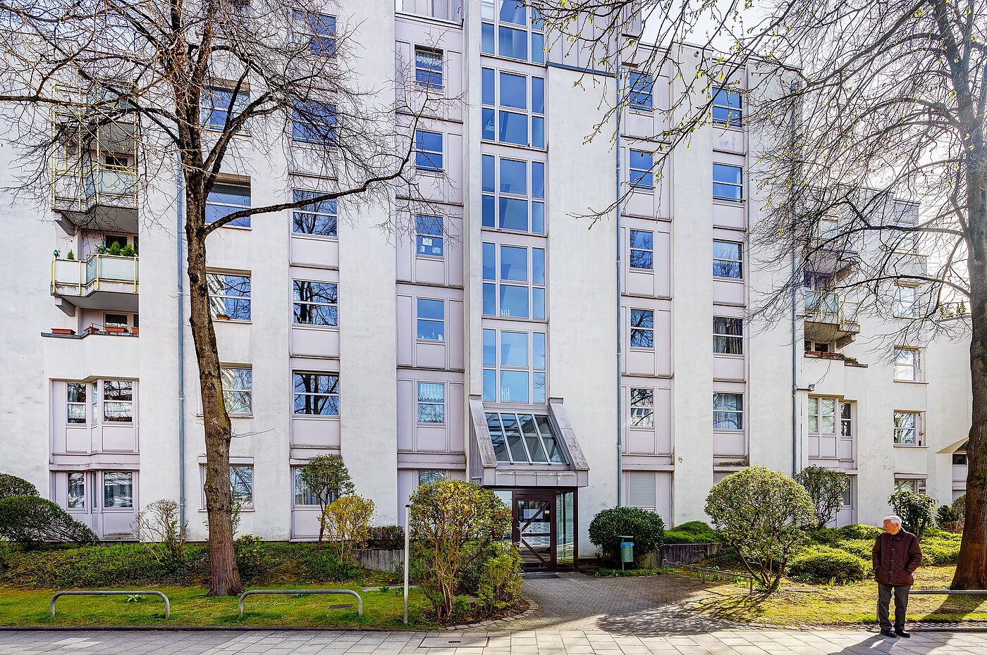 Apartment with 1.5 room | München-Bogenhausen | 2203ML2 | Ansicht von der Straße aus